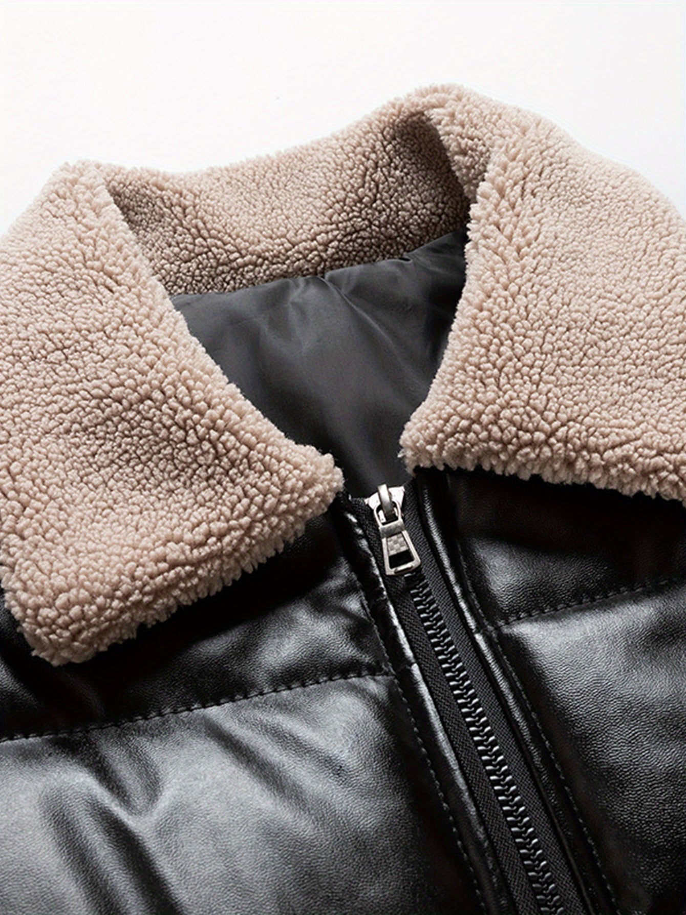 Herren Winterjacke in Heavy-Duty-Qualität – Schwarzer Kälteschutz-Mantel mit Reißverschlusstaschen, formell & elegant