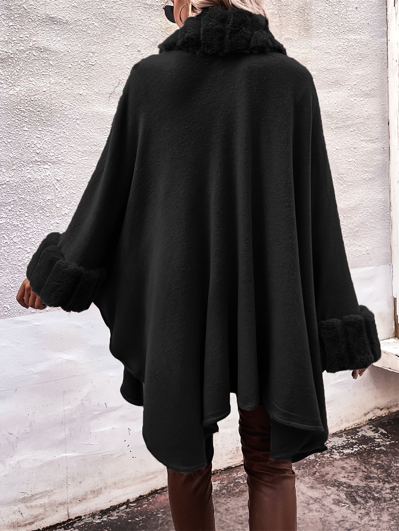 Offener Cardigan mit Kunstpelzbesatz, einfarbiger Cape-Cardigan mit Fledermausärmeln, Damenbekleidung“
