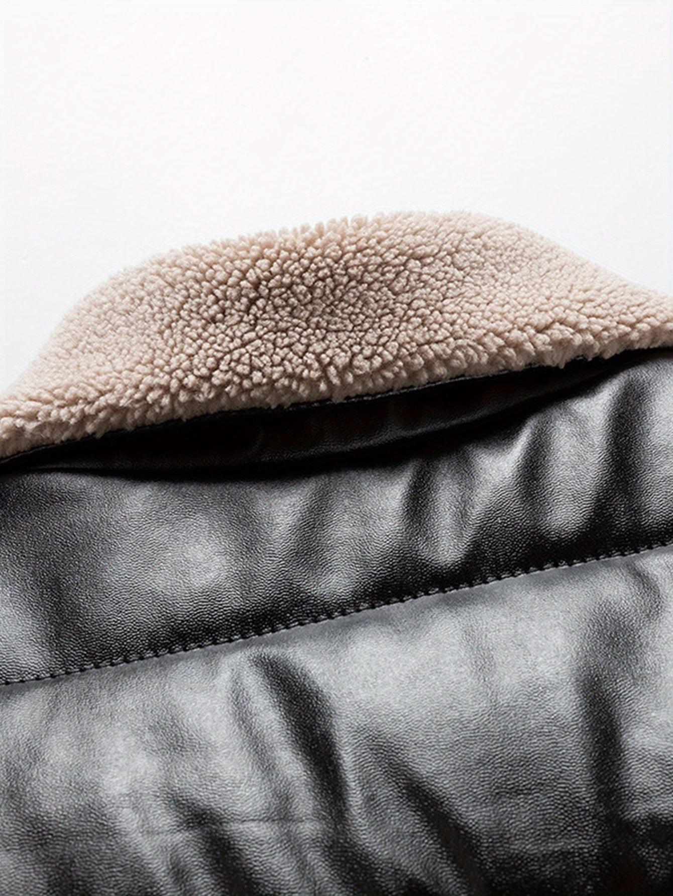 Herren Winterjacke in Heavy-Duty-Qualität – Schwarzer Kälteschutz-Mantel mit Reißverschlusstaschen, formell & elegant