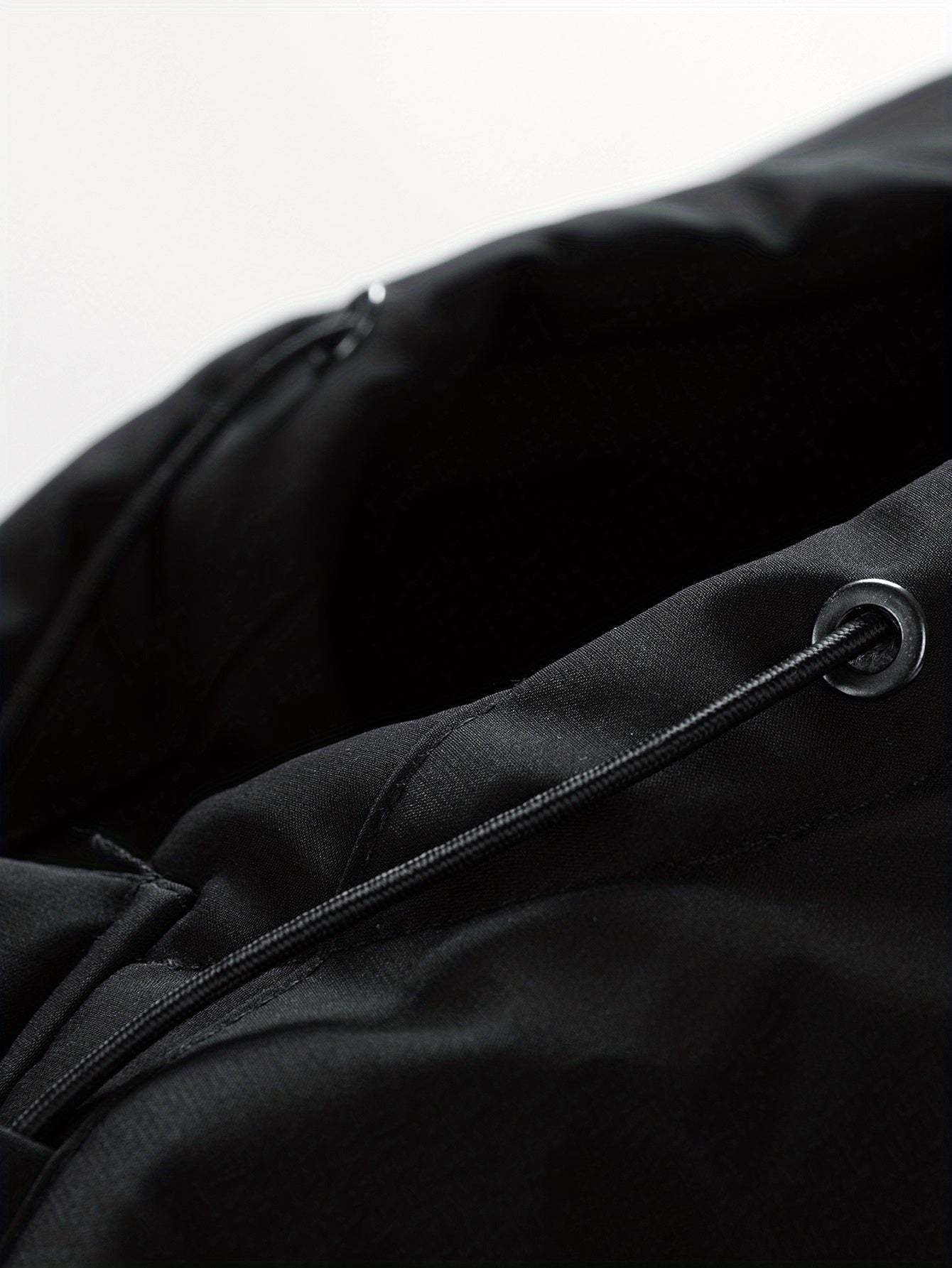 Herren-Winterjacke mit Kapuze – schwere Ausführung