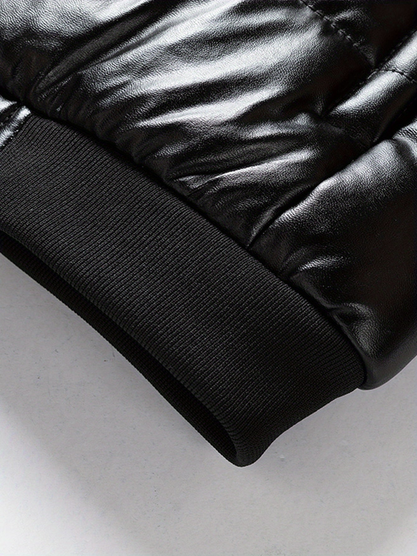 Herren Winterjacke in Heavy-Duty-Qualität – Schwarzer Kälteschutz-Mantel mit Reißverschlusstaschen, formell & elegant