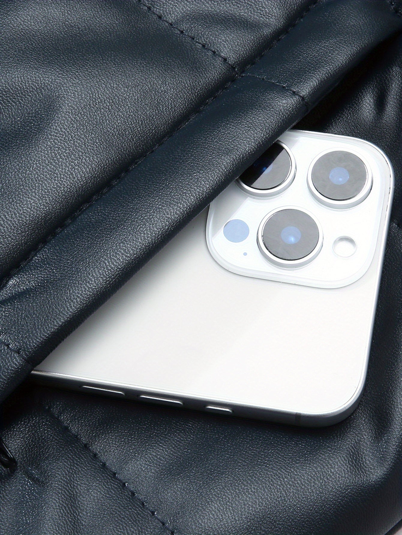 Herren Winterjacke in Heavy-Duty-Qualität – Schwarzer Kälteschutz-Mantel mit Reißverschlusstaschen, formell & elegant